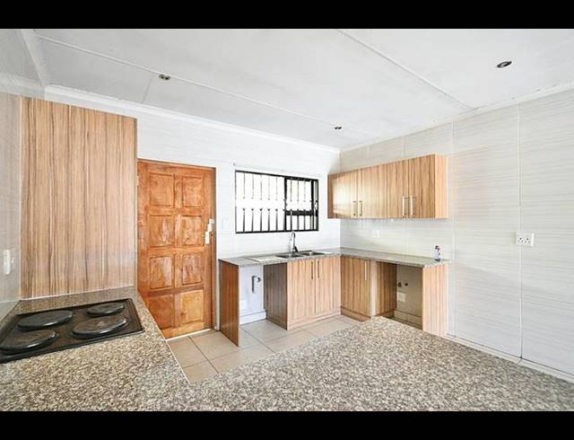 2 BEDROOM TOWNHOUSE FOR SALE IN ORIEL